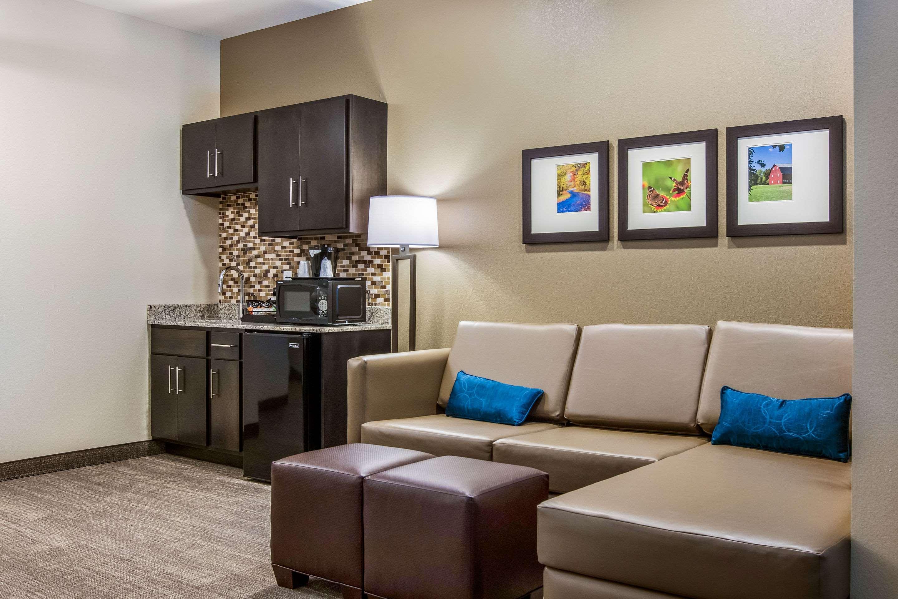 Comfort Suites Wooster Near University Campus Zewnętrze zdjęcie