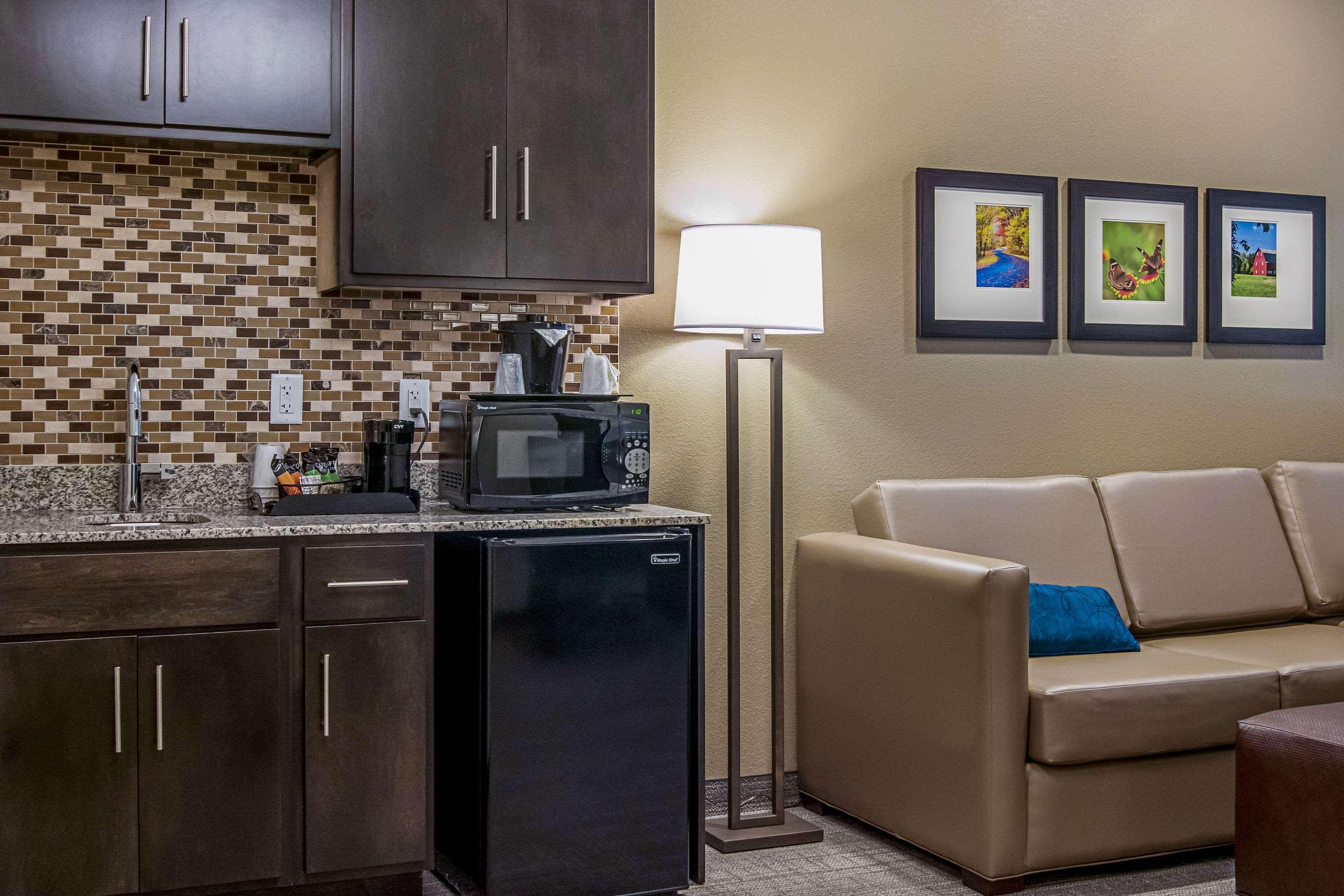 Comfort Suites Wooster Near University Campus Zewnętrze zdjęcie