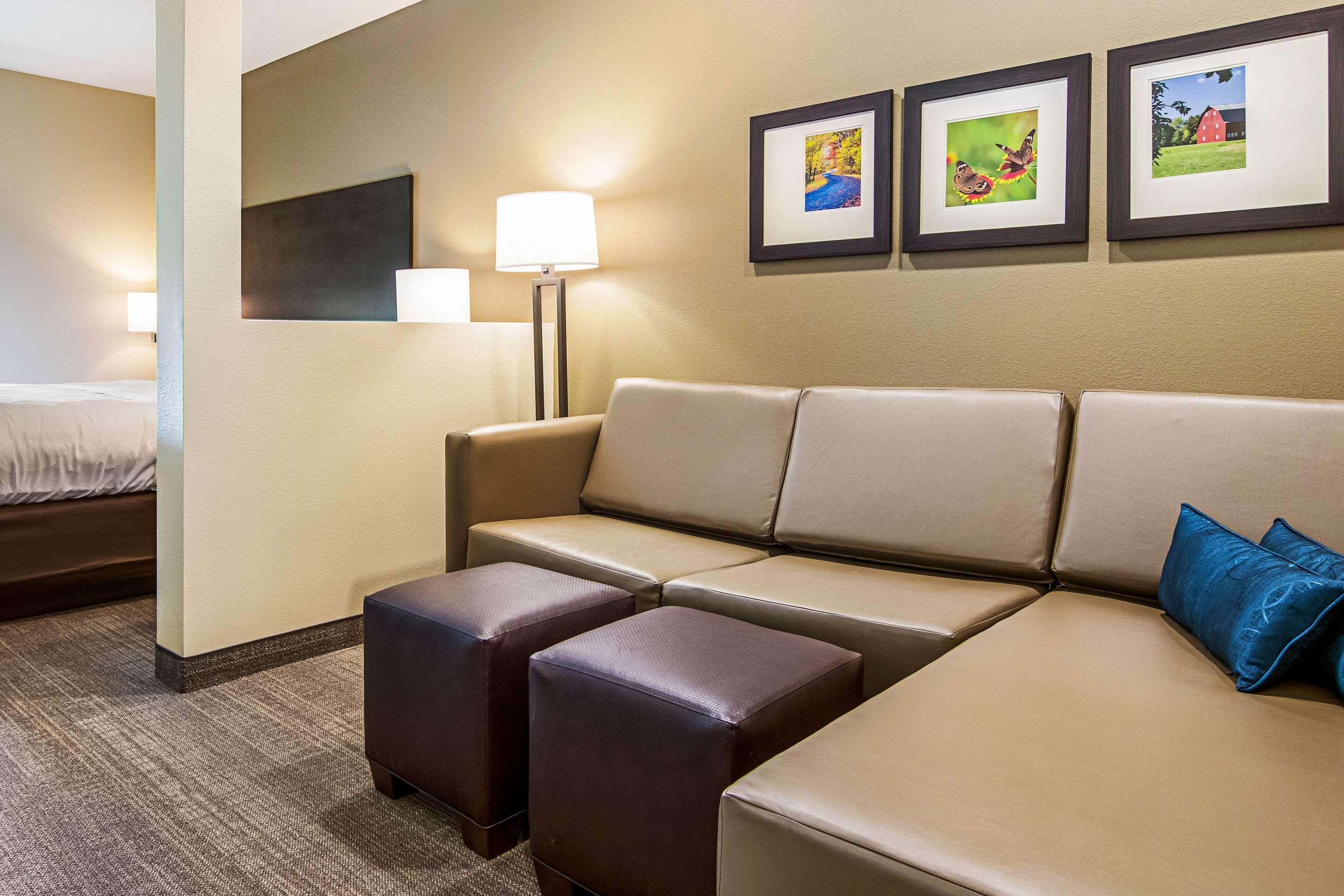Comfort Suites Wooster Near University Campus Zewnętrze zdjęcie