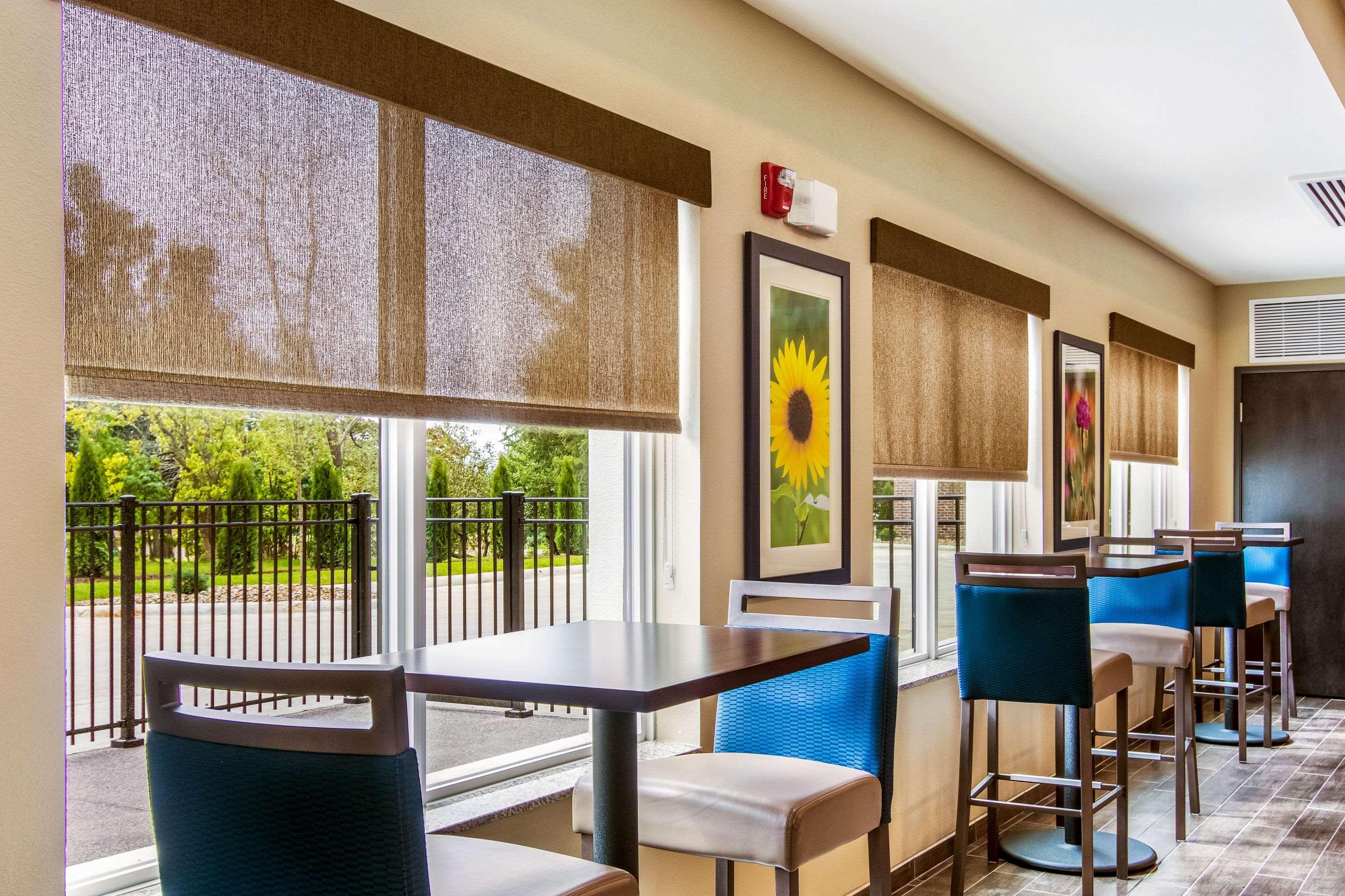 Comfort Suites Wooster Near University Campus Zewnętrze zdjęcie