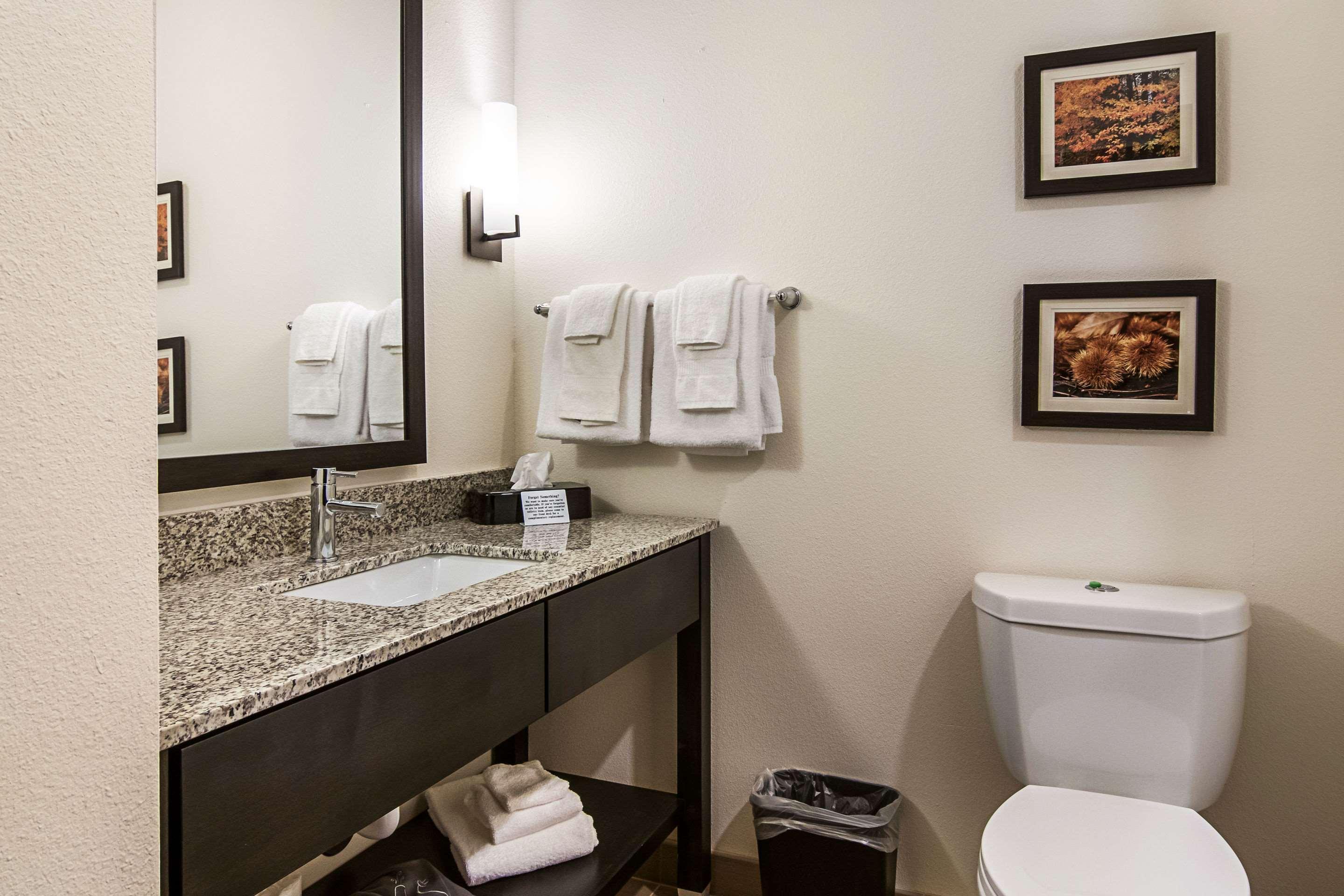Comfort Suites Wooster Near University Campus Zewnętrze zdjęcie