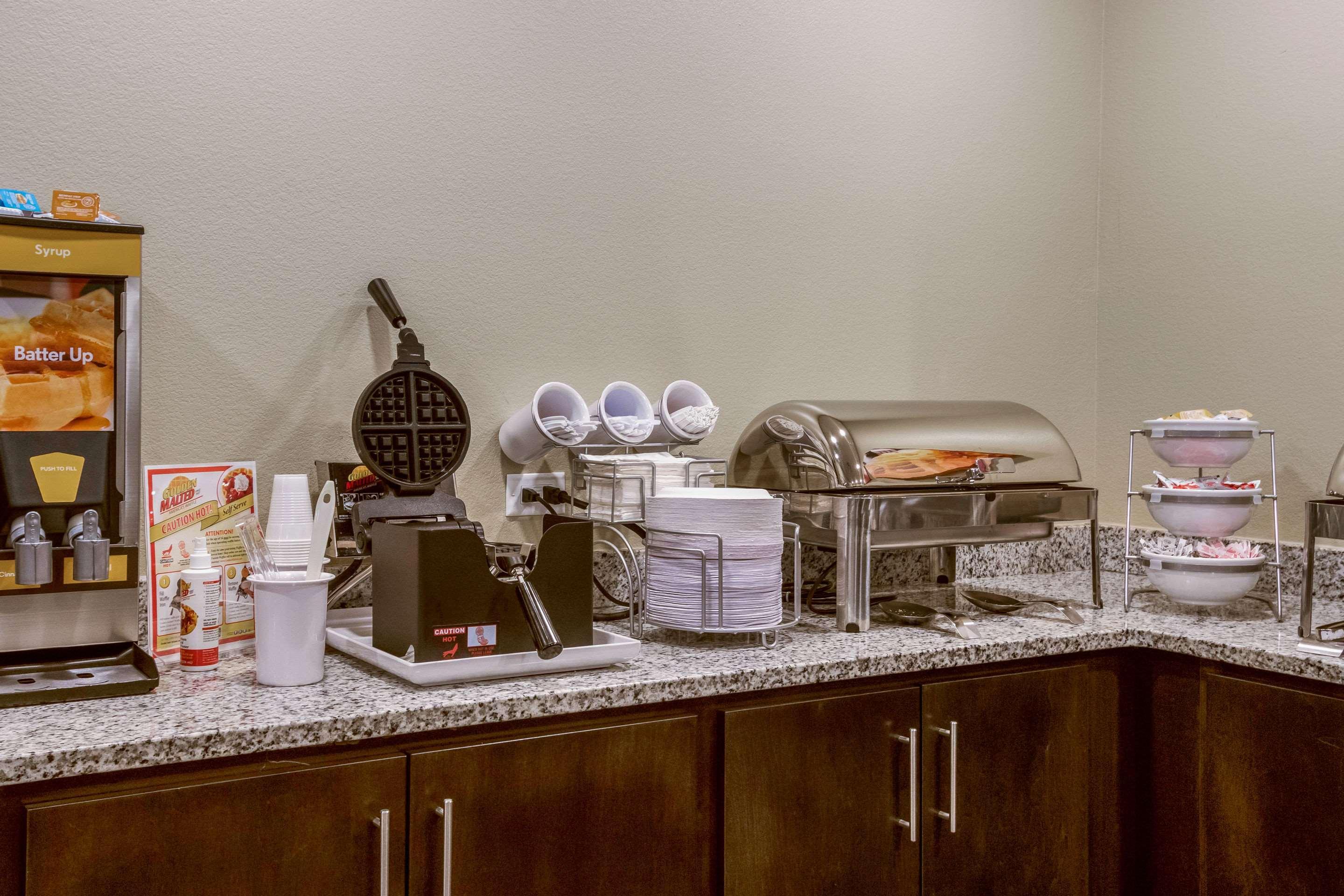 Comfort Suites Wooster Near University Campus Zewnętrze zdjęcie
